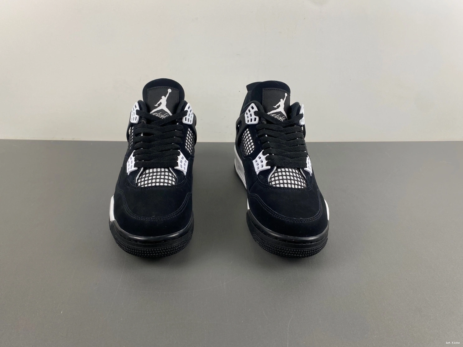 FQ8138-001 RETRO 4 THUNDER 'WHITE AIR JORDAN 0327